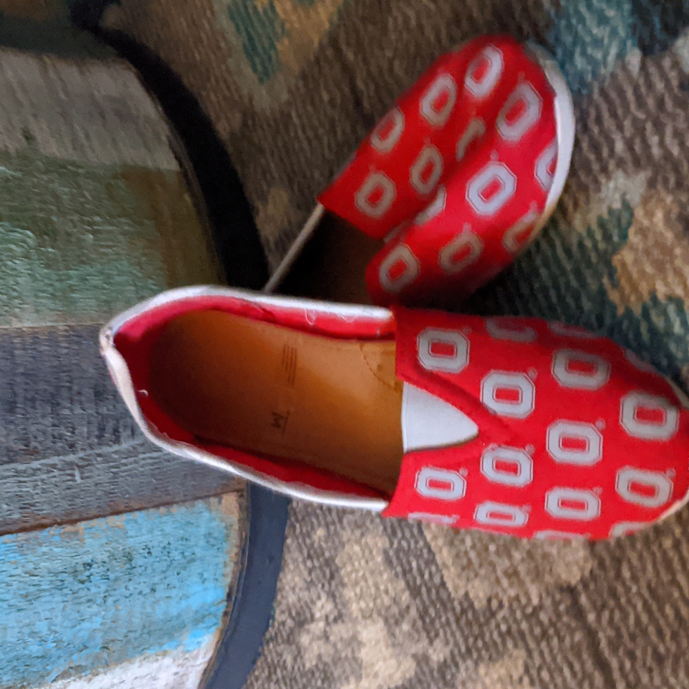 OH -IO                       Ohio State Women's Stripe Canvas Shoes